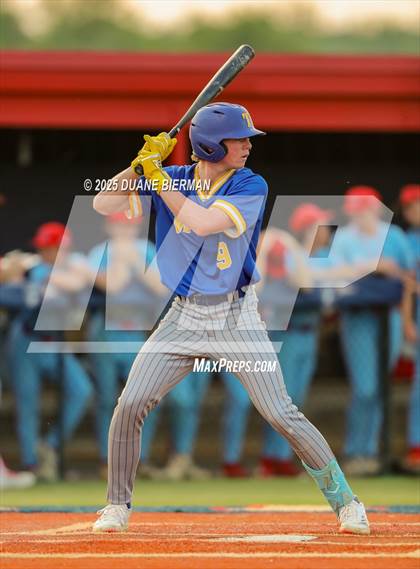 Thumbnail 3 in Lewisburg vs Tupelo (MHSAA 7A Round 1) photogallery.