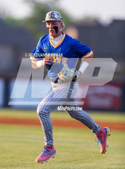 Thumbnail 2 in Lewisburg vs Tupelo (MHSAA 7A Round 1) photogallery.