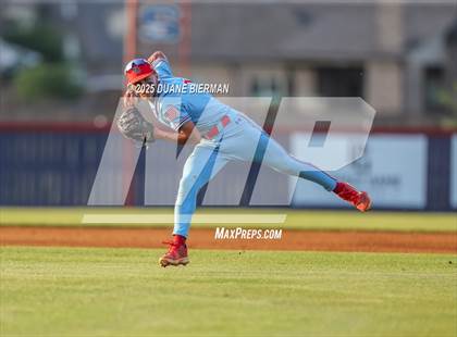 Thumbnail 2 in Lewisburg vs Tupelo (MHSAA 7A Round 1) photogallery.