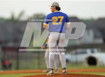 Thumbnail 2 in Lewisburg vs Tupelo (MHSAA 7A Round 1) photogallery.