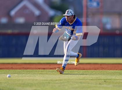 Thumbnail 2 in Lewisburg vs Tupelo (MHSAA 7A Round 1) photogallery.