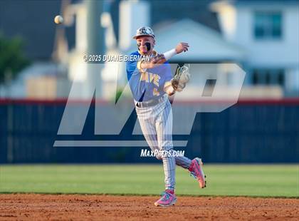 Thumbnail 2 in Lewisburg vs Tupelo (MHSAA 7A Round 1) photogallery.