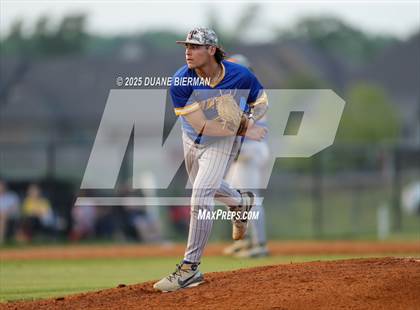 Thumbnail 1 in Lewisburg vs Tupelo (MHSAA 7A Round 1) photogallery.