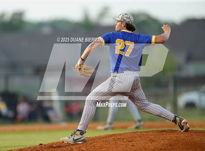 Thumbnail 1 in Lewisburg vs Tupelo (MHSAA 7A Round 1) photogallery.
