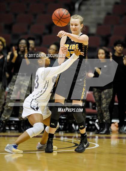 Thumbnail 1 in Mountain Pointe vs.Valley Vista (AIA 6A Semifinal Playoff)  photogallery.