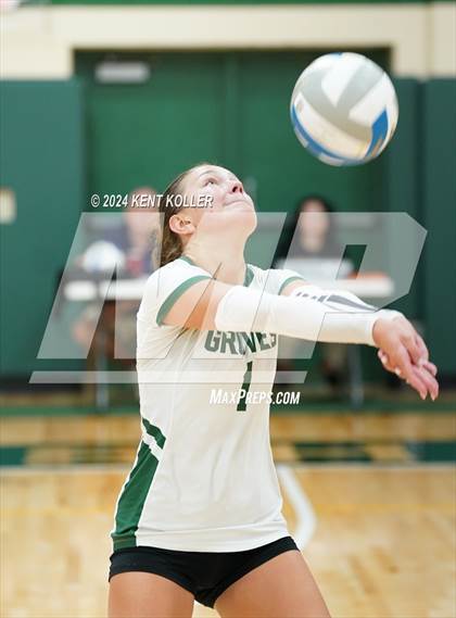 Thumbnail 3 in Groves vs. Oxford (Notre Dame Prep Quad) photogallery.