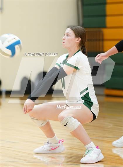 Thumbnail 1 in Groves vs. Oxford (Notre Dame Prep Quad) photogallery.