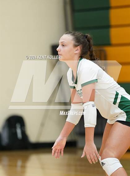 Thumbnail 1 in Groves vs. Oxford (Notre Dame Prep Quad) photogallery.