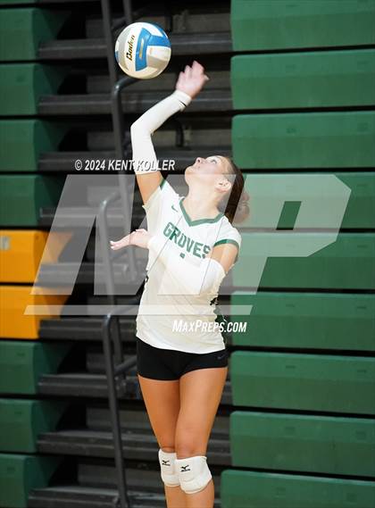 Thumbnail 2 in Groves vs. Oxford (Notre Dame Prep Quad) photogallery.