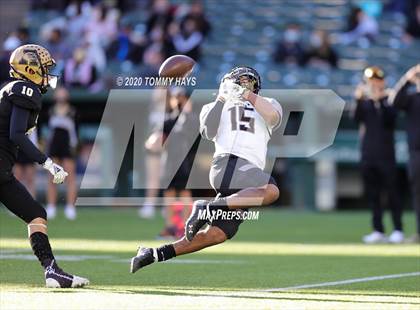 Thumbnail 2 in Abilene vs. Guyer (UIL 6A Division II Region Playoff) photogallery.