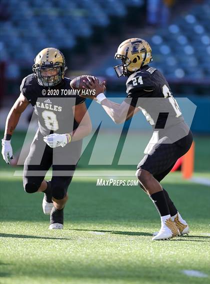 Thumbnail 3 in Abilene vs. Guyer (UIL 6A Division II Region Playoff) photogallery.
