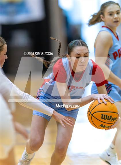 Thumbnail 2 in Independence vs. Webster County (Summersville Winter Classic) photogallery.