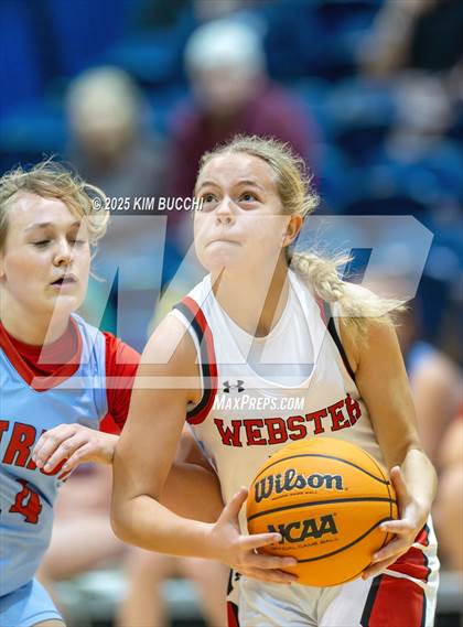 Thumbnail 2 in Independence vs. Webster County (Summersville Winter Classic) photogallery.