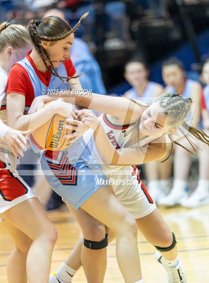 Thumbnail 2 in Independence vs. Webster County (Summersville Winter Classic) photogallery.