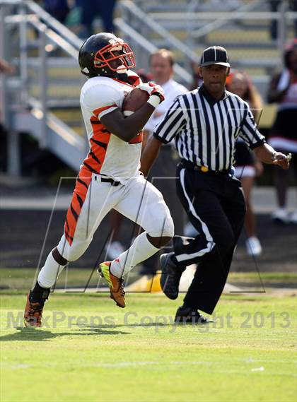 Thumbnail 2 in DuVal @ Wise photogallery.