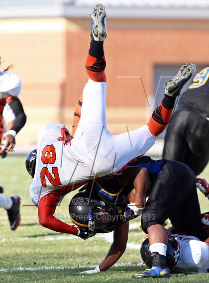 Thumbnail 3 in DuVal @ Wise photogallery.