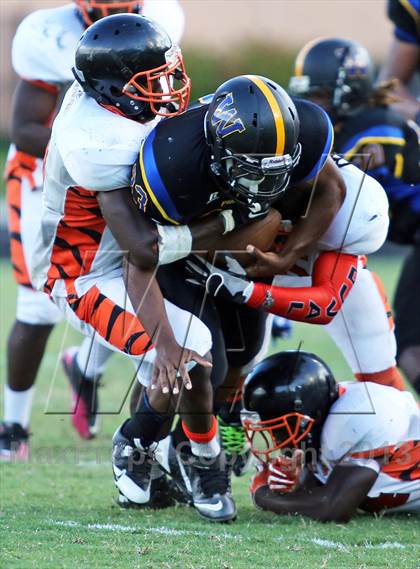 Thumbnail 3 in DuVal @ Wise photogallery.