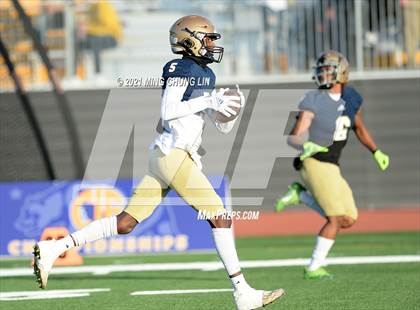 Thumbnail 2 in Central Catholic @ Mater Dei Catholic (CIF State D2AA Final) photogallery.