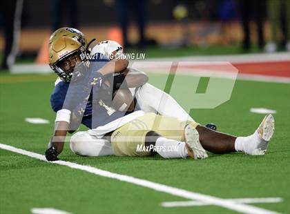 Thumbnail 1 in Central Catholic @ Mater Dei Catholic (CIF State D2AA Final) photogallery.
