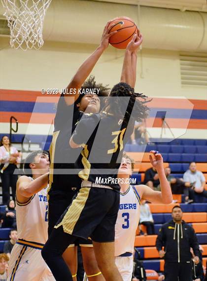 Thumbnail 2 in Orem vs Spring Valley (Tarkanian Classic) photogallery.