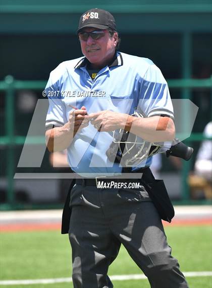 Thumbnail 2 in Muenster vs Bosqueville (UIL 2A Region 2 Semifinal) photogallery.