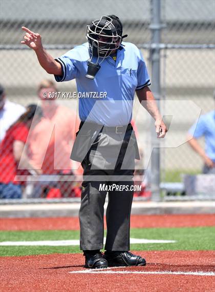 Thumbnail 1 in Muenster vs Bosqueville (UIL 2A Region 2 Semifinal) photogallery.