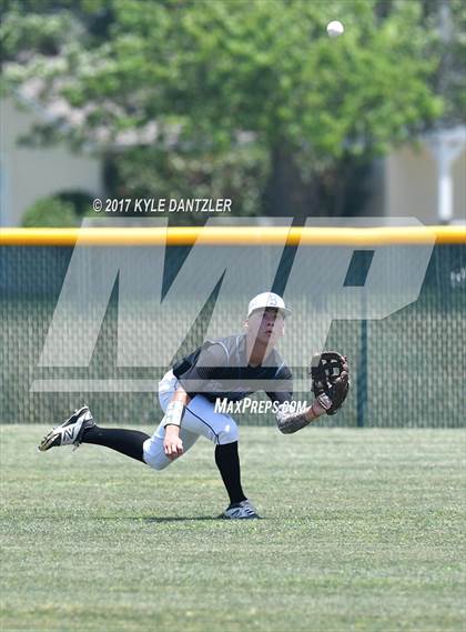 Thumbnail 2 in Muenster vs Bosqueville (UIL 2A Region 2 Semifinal) photogallery.