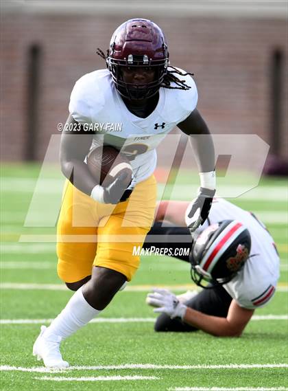 Thumbnail 3 in Tyner Academy vs Signal Mountain (Blue Cross Blue Shield Jamboree) photogallery.