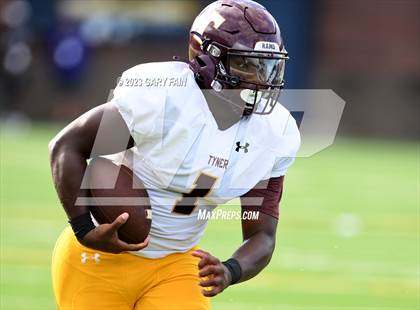 Thumbnail 3 in Tyner Academy vs Signal Mountain (Blue Cross Blue Shield Jamboree) photogallery.