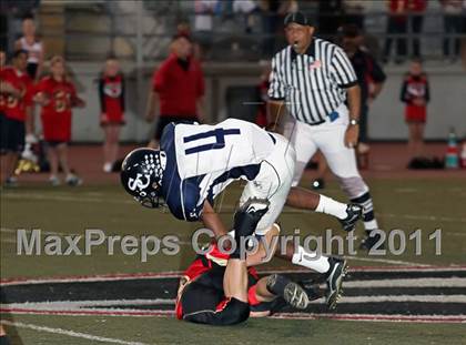 Thumbnail 3 in Village Christian vs. Sierra Canyon photogallery.