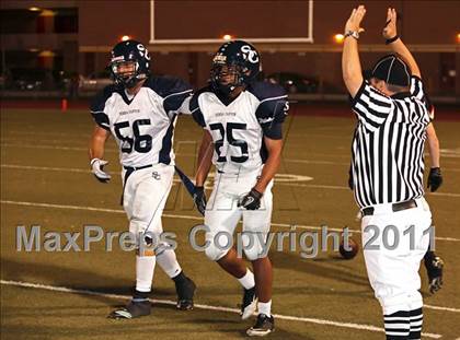 Thumbnail 2 in Village Christian vs. Sierra Canyon photogallery.