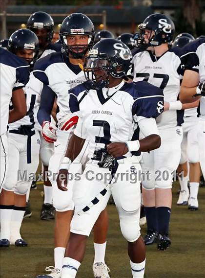 Thumbnail 2 in Village Christian vs. Sierra Canyon photogallery.