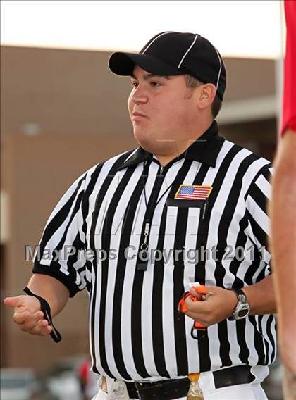 Thumbnail 1 in Village Christian vs. Sierra Canyon photogallery.
