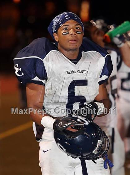 Thumbnail 1 in Village Christian vs. Sierra Canyon photogallery.