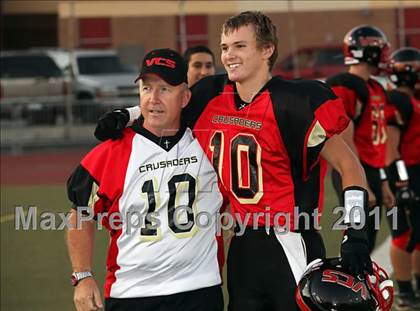 Thumbnail 2 in Village Christian vs. Sierra Canyon photogallery.