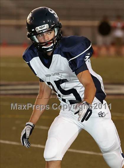 Thumbnail 2 in Village Christian vs. Sierra Canyon photogallery.