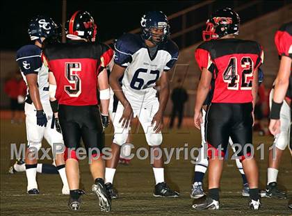 Thumbnail 3 in Village Christian vs. Sierra Canyon photogallery.