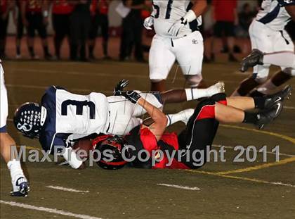 Thumbnail 3 in Village Christian vs. Sierra Canyon photogallery.