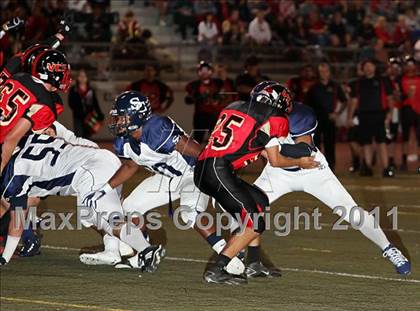 Thumbnail 2 in Village Christian vs. Sierra Canyon photogallery.
