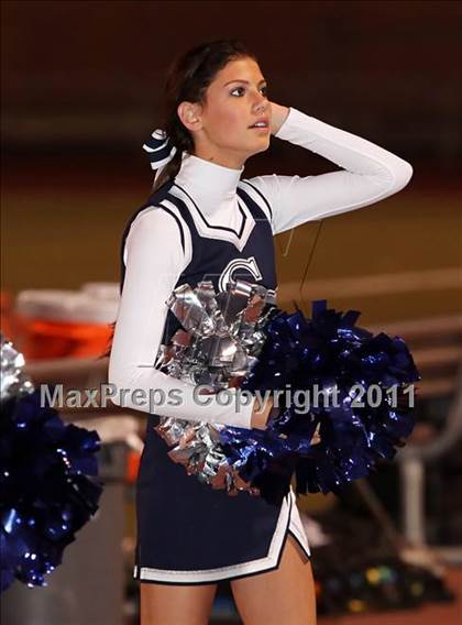 Thumbnail 3 in Village Christian vs. Sierra Canyon photogallery.