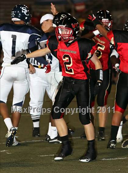 Thumbnail 2 in Village Christian vs. Sierra Canyon photogallery.