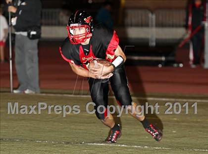 Thumbnail 2 in Village Christian vs. Sierra Canyon photogallery.