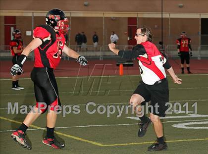 Thumbnail 3 in Village Christian vs. Sierra Canyon photogallery.