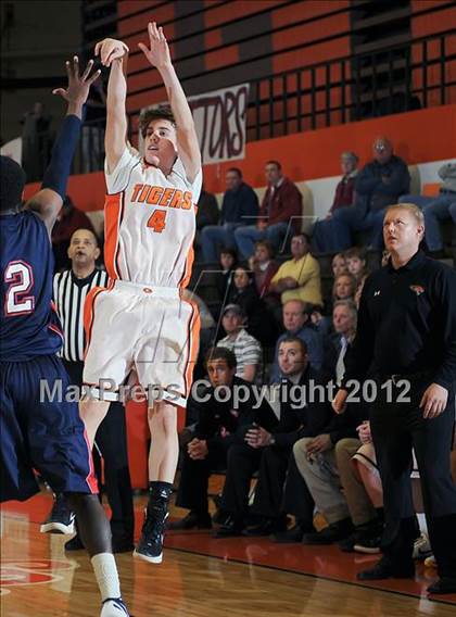 Thumbnail 3 in Bob Jones @ Grissom photogallery.