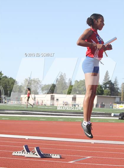 Thumbnail 2 in CIF NCS Meet of Champions (Girls 4x400 Meter Relay) photogallery.