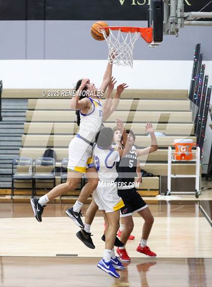 Thumbnail 3 in Shalhevet vs Bakersfield Christian photogallery.