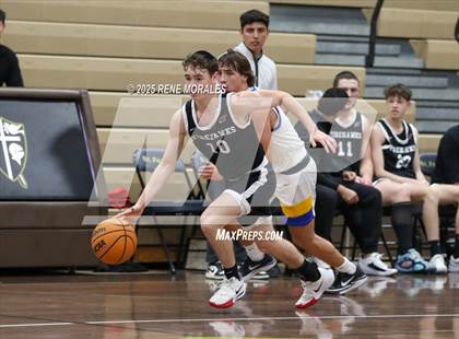 Thumbnail 3 in Shalhevet vs Bakersfield Christian photogallery.