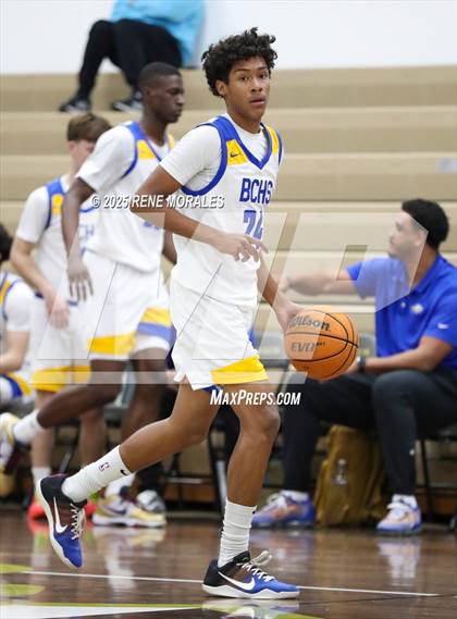 Thumbnail 3 in Shalhevet vs Bakersfield Christian photogallery.