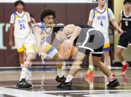 Thumbnail 2 in Shalhevet vs Bakersfield Christian photogallery.