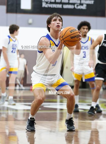 Thumbnail 1 in Shalhevet vs Bakersfield Christian photogallery.
